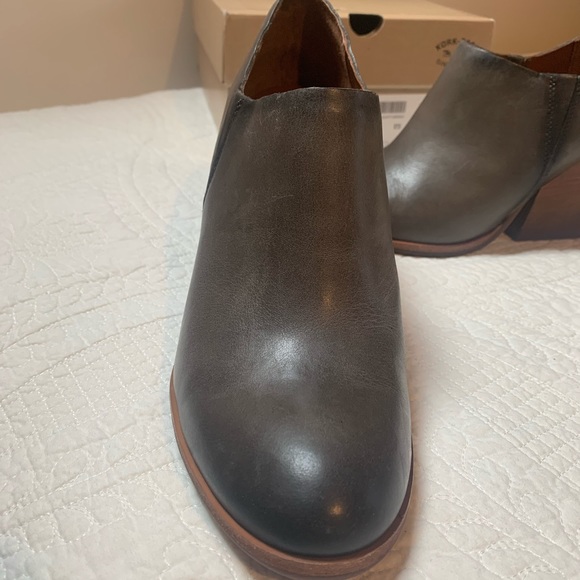 ❌SOLD. KORK-EASE grey leather booties 9.5 - Picture 2 of 6